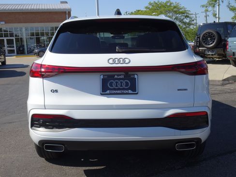 Certified 2025 Audi Q5 Premium Plus w/ Premium Plus AWD/4WD image 4