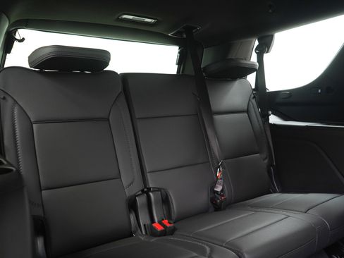 Used 2025 GMC Yukon Denali w/ Sun & Power Step Package AWD/4WD image 13