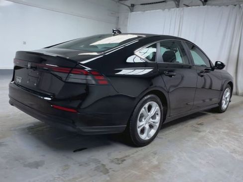 Used 2025 Honda Accord LX image 8