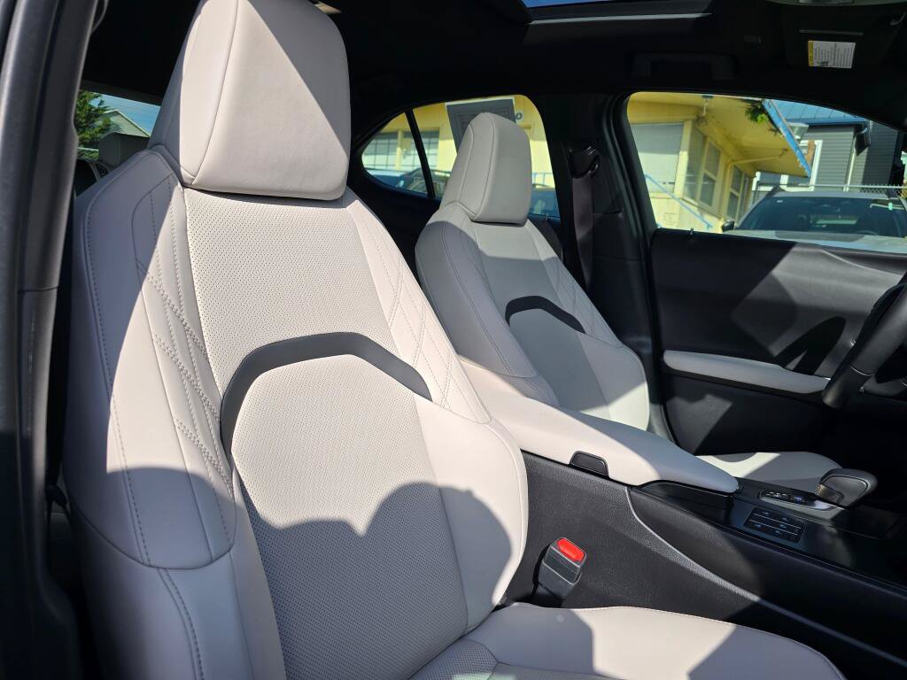 Used 2025 Lexus UX 300h AWD w/ Accessory Package (Z1) image 11