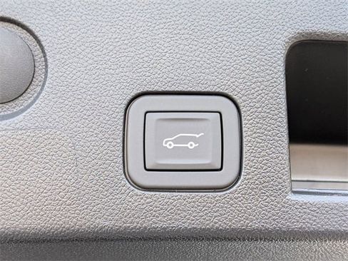 New 2026 Chevrolet Equinox LT w/ Convenience Package II image 32