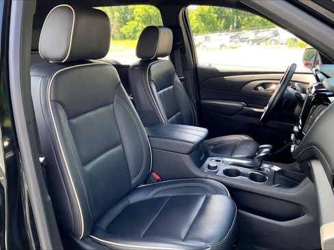 Used 2023 Chevrolet Traverse Premier w/ LPO, Floor Liner Package AWD/4WD image 7