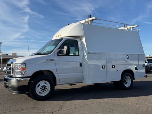 Used 2023 Ford E-350 and Econoline 350 Super Duty w/ Power Windows & Locks Group image 2