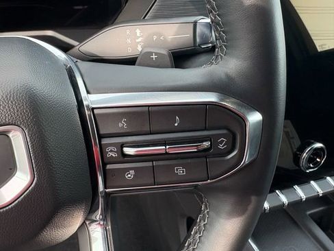 Used 2025 GMC Acadia Elevation image 10