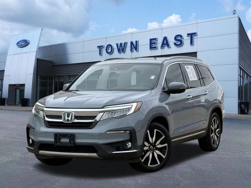 Used 2022 Honda Pilot Touring image 1