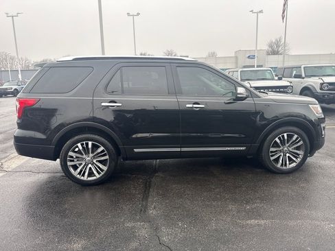 Used 2016 Ford Explorer Platinum image 6