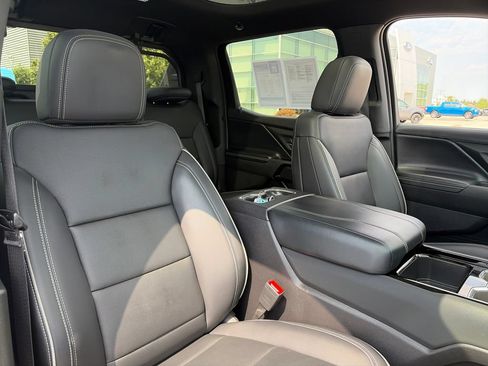 Used 2025 Chevrolet Silverado EV LT w/ LT Premium Package AWD/4WD image 12