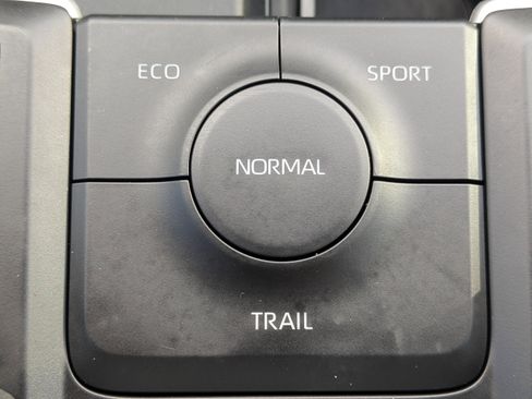 Used 2025 Toyota Grand Highlander AWD Hybrid image 25