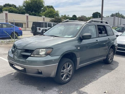 Used 2004 Mitsubishi Outlander XLS FWD image 3