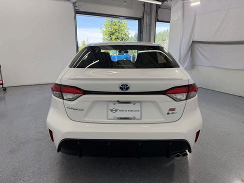 Used 2025 Toyota Corolla SE FWD image 4