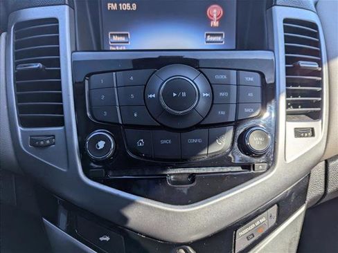 Used 2016 Chevrolet Cruze LT w/ Technology Package image 19