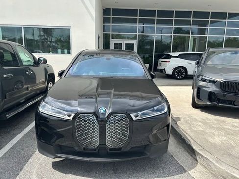 Used 2024 BMW iX xDrive50 w/ Premium Package AWD/4WD image 6