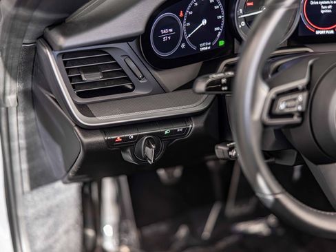 Used 2022 Porsche 911 Carrera 4S image 21