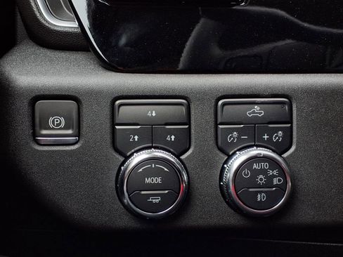 New 2025 GMC Sierra 2500 SLE w/ SLE Convenience Package image 25