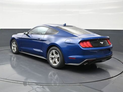 Used 2022 Ford Mustang Coupe RWD image 3