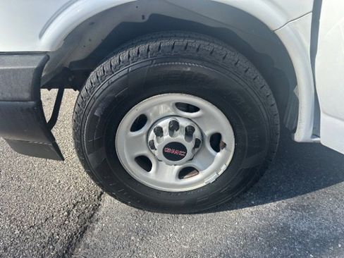 Used 2018 GMC Savana 3500 image 11