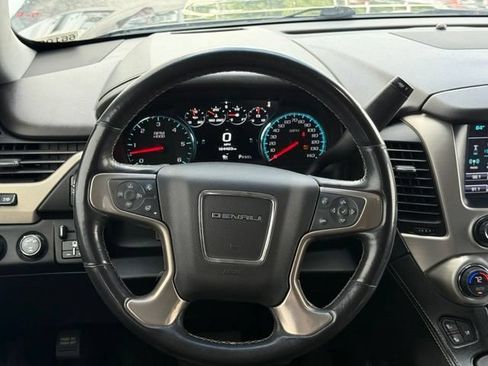 Used 2019 GMC Yukon Denali w/ Denali Ultimate Package AWD/4WD image 29