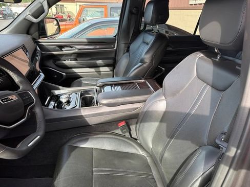 Used 2023 Jeep Wagoneer 4WD w/ Mopar Step-Up Package image 5