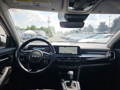 Used 2024 Kia Seltos S AWD/4WD image 11