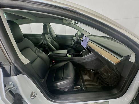 Used 2020 Tesla Model 3 Standard Range Plus image 29