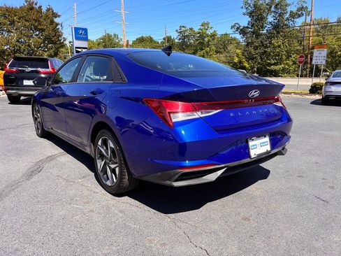 Used 2023 Hyundai Elantra SEL w/ Convenience Package FWD image 5
