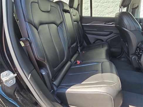 Used 2023 Jeep Grand Cherokee Limited image 28