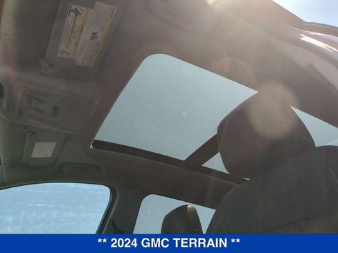 Used 2024 GMC Terrain SLT AWD/4WD image 19