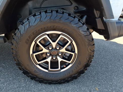 Certified 2024 Jeep Wrangler Unlimited Rubicon AWD/4WD image 15
