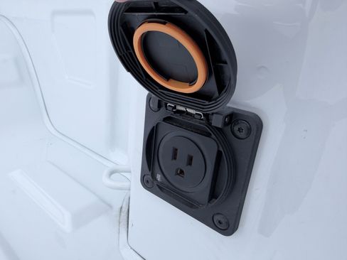 Used 2024 GMC Sierra 1500 Elevation image 10