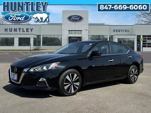 Used 2022 Nissan Altima 2.5 SV w/ SV Premium Package AWD/4WD image 1