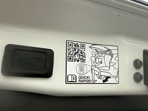 Used 2025 Toyota RAV4 Limited image 21