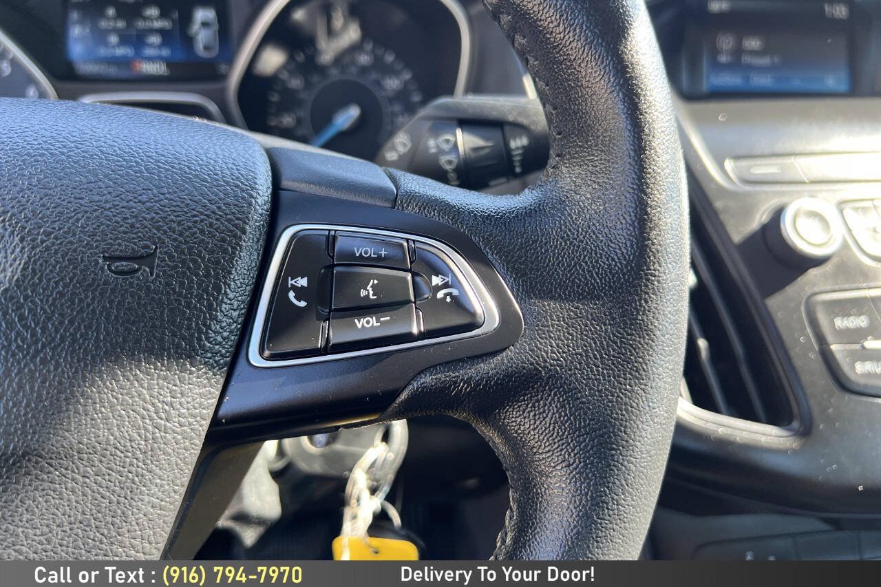 Used 2018 Ford Focus SE w/ Cold Weather Package FWD image 24