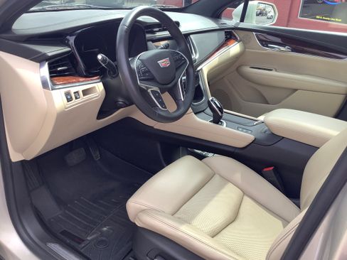 Used 2017 Cadillac XT5 Premium Luxury image 11