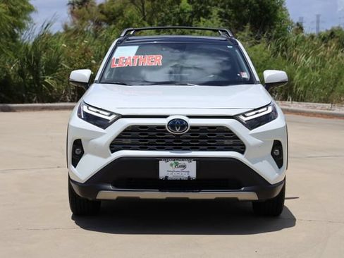 Certified 2022 Toyota RAV4 Limited AWD/4WD image 2