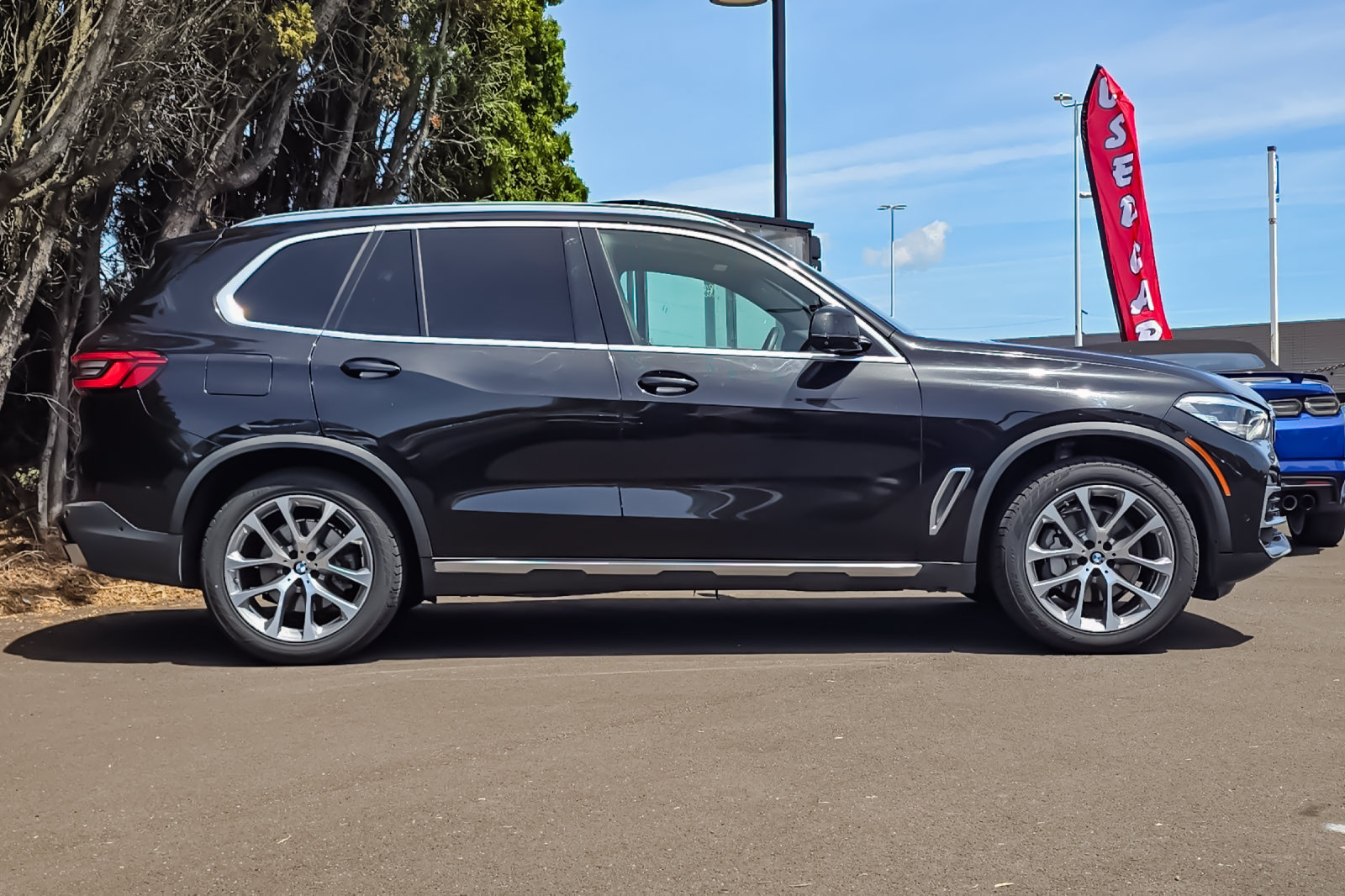 Used 2019 BMW X5 xDrive40i w/ Convenience Package AWD/4WD image 2