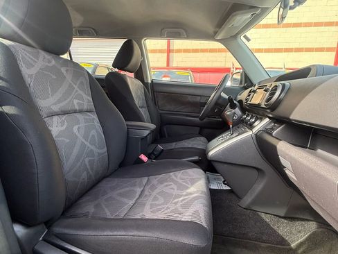 Used 2015 Scion xB Hatchback 4D image 18