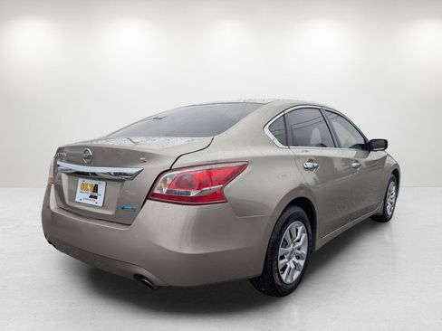 Used 2013 Nissan Altima 2.5 S image 5
