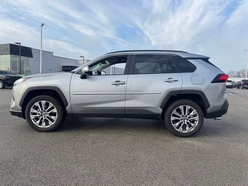 Used 2022 Toyota RAV4 Limited image 3