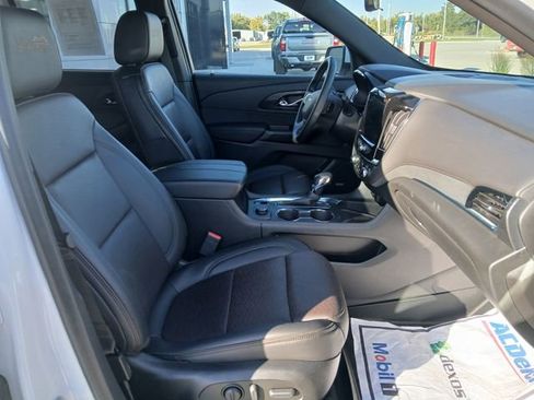 Used 2023 Chevrolet Traverse High Country image 15