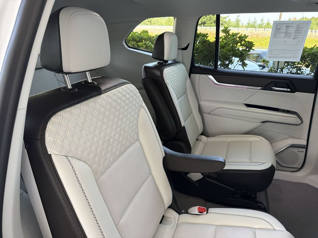 Certified 2024 GMC Acadia Denali w/ LPO, Floor Liner Package AWD/4WD image 28