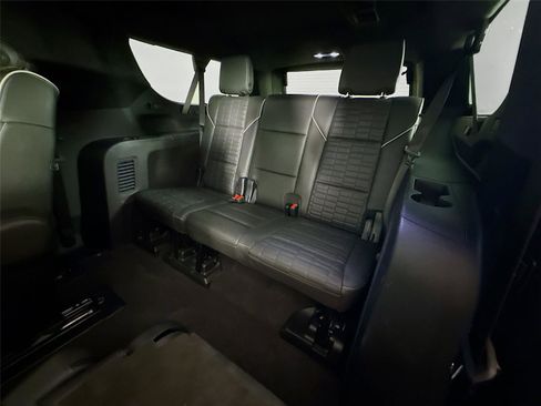 Used 2025 Cadillac Escalade ESV V AWD/4WD image 20