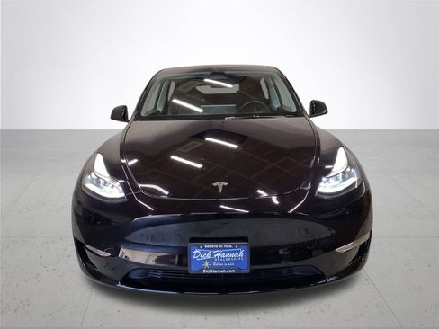 Used 2024 Tesla Model Y Long Range AWD/4WD image 3
