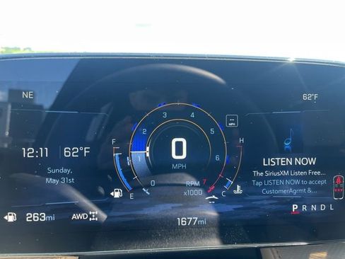 Used 2025 Chevrolet Equinox ACTIV w/ Safety and Technology Package AWD/4WD image 12