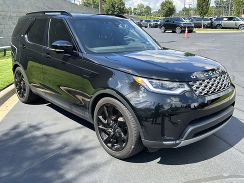 Used 2025 Land Rover Discovery S AWD/4WD image 9