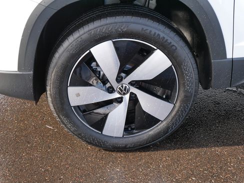 Certified 2025 Volkswagen Taos S image 15