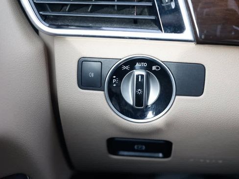 Used 2018 Mercedes-Benz GLS 450 4MATIC image 27