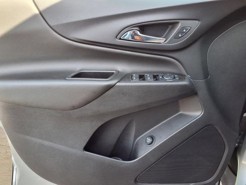 Used 2024 Chevrolet Equinox LT FWD image 20