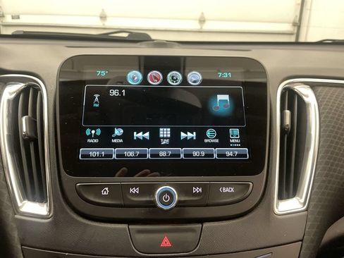 Used 2016 Chevrolet Malibu LT FWD image 7