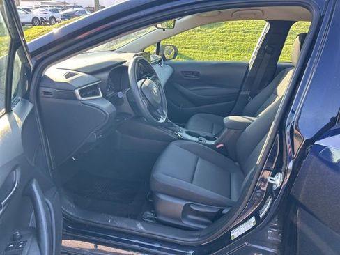 Used 2023 Toyota Corolla LE image 6