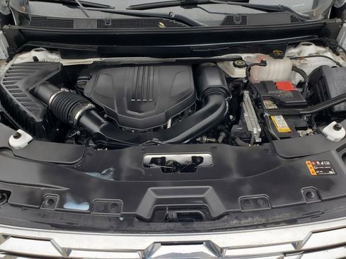 Certified 2025 GMC Acadia Denali FWD image 39